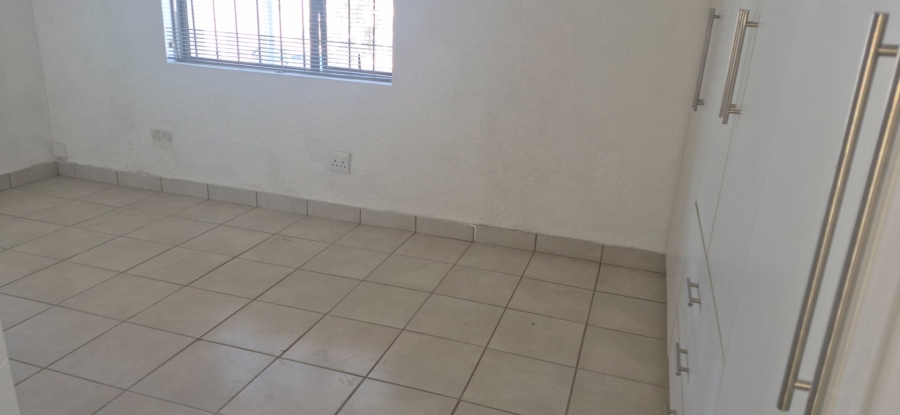To Let  Bedroom Property for Rent in Belthorn Estate Western Cape